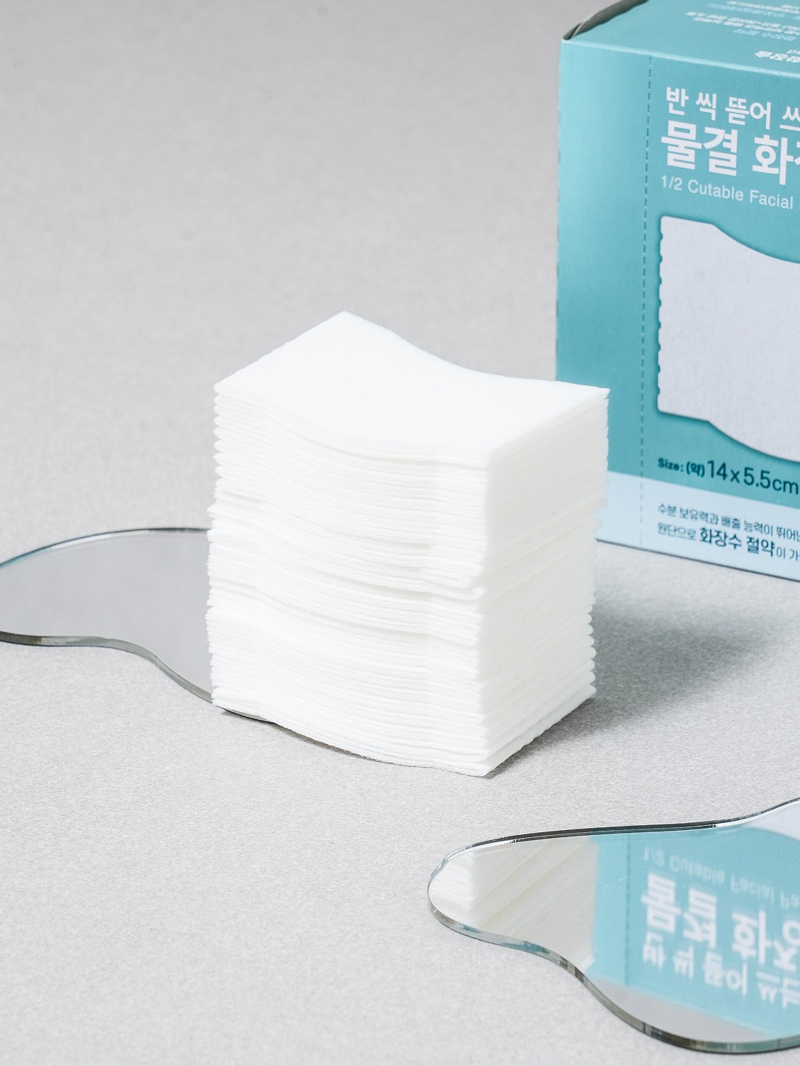 Half 波纹化妆棉 · 72片 · 하프 물결 타입 화장솜 · 72매 · Half Wave-textured Cotton Pads · 72 pads